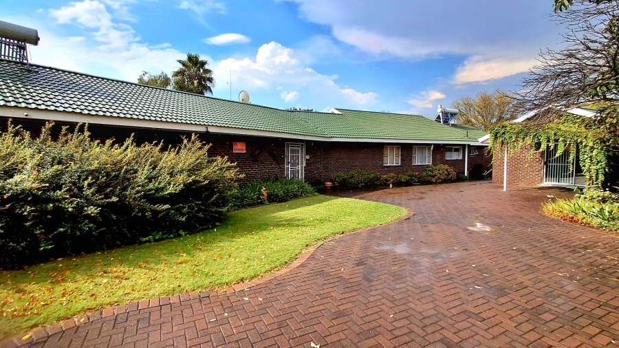 4 Bedroom Property for Sale in Vaalpark Free State